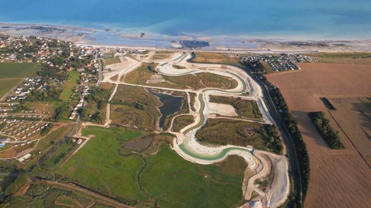 Vue aérienne des travaux aux abords de l'estuaire de la Saâne